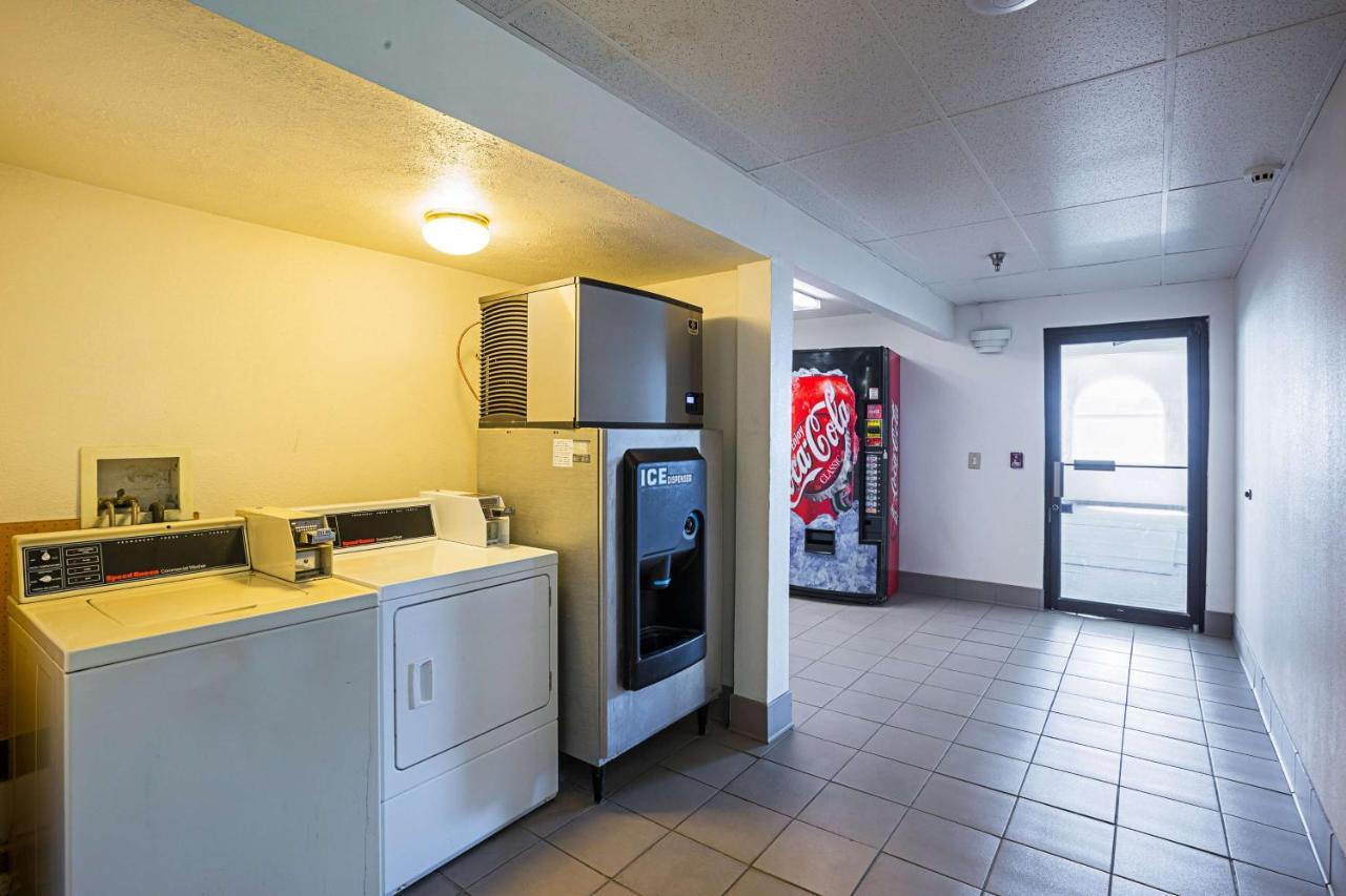 Motel 6 Omaha - IAT West Exterior foto