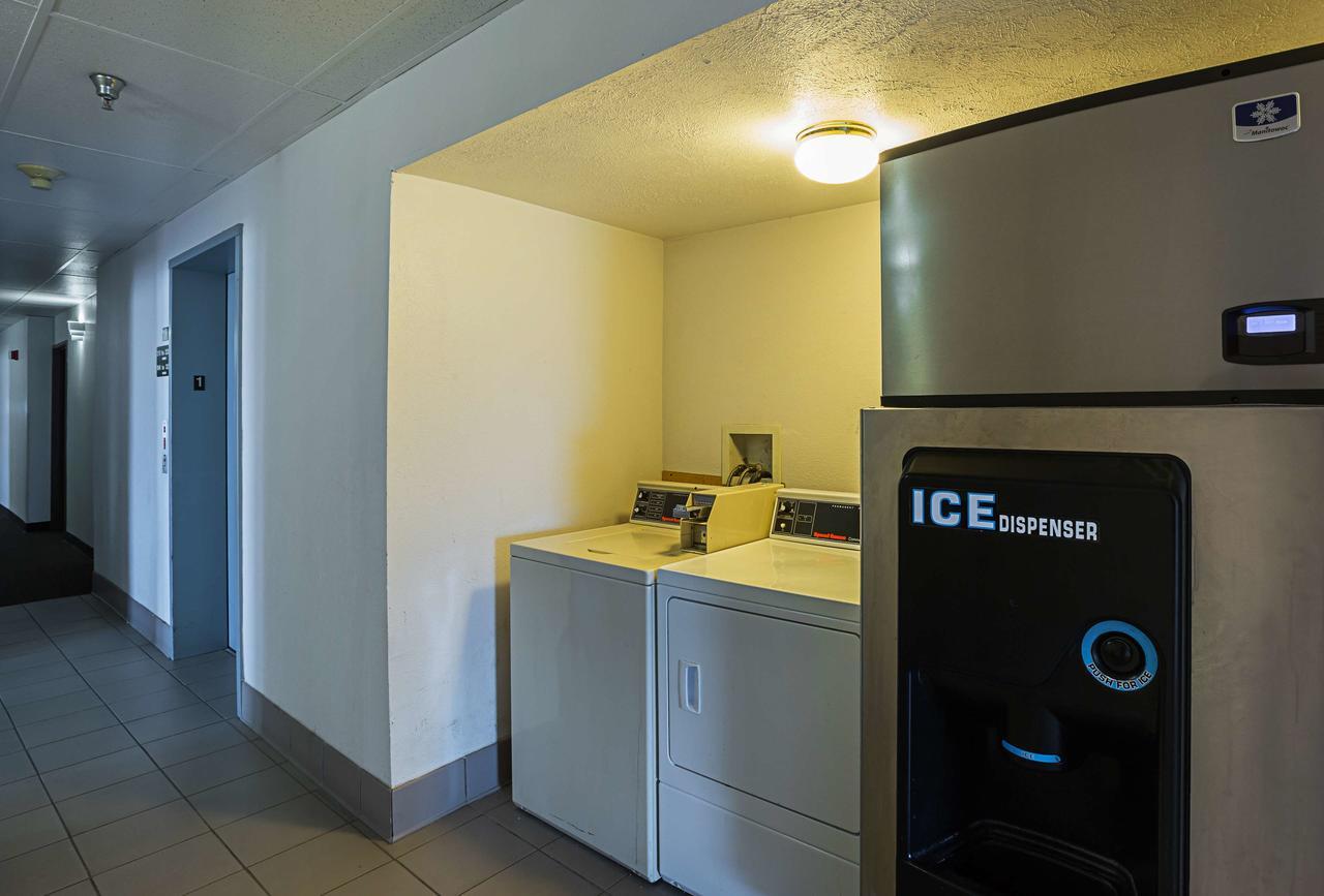 Motel 6 Omaha - IAT West Exterior foto